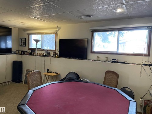 6808 11 Avenue, Edmonton, AB - Indoor