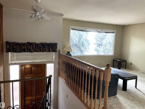 6808 11 Avenue, Edmonton, AB - Indoor Photo Showing Other Room