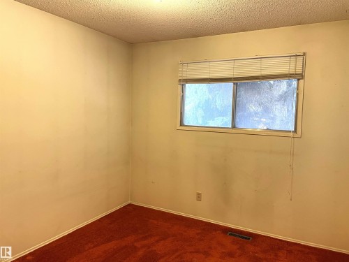 6808 11 Avenue, Edmonton, AB - Indoor Photo Showing Other Room