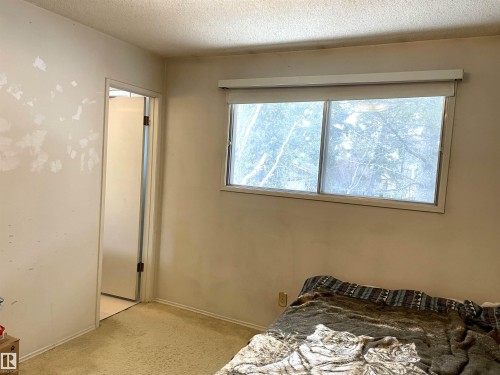 6808 11 Avenue, Edmonton, AB - Indoor