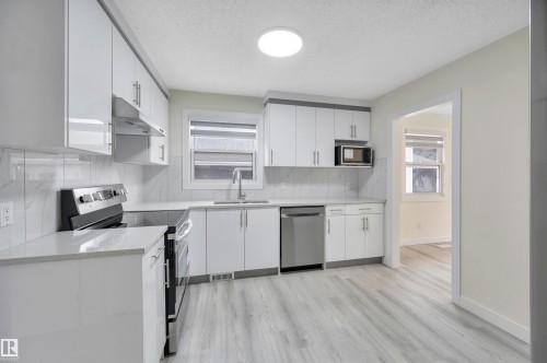 2010 46 Street, Edmonton, AB - Indoor Photo Showing Kitchen