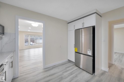 2010 46 Street, Edmonton, AB - Indoor Photo Showing Kitchen