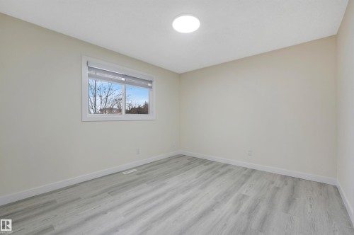 2010 46 Street, Edmonton, AB - Indoor Photo Showing Other Room