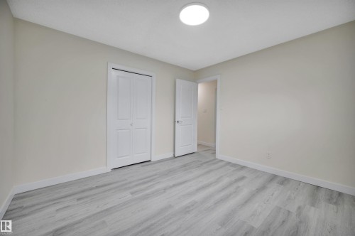 2010 46 Street, Edmonton, AB - Indoor Photo Showing Other Room