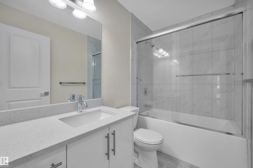 2010 46 Street, Edmonton, AB - Indoor Photo Showing Bathroom