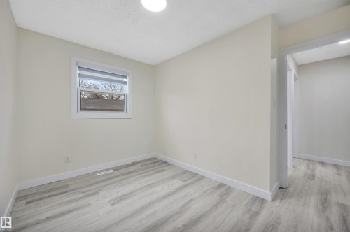 2010 46 Street, Edmonton, AB - Indoor Photo Showing Other Room