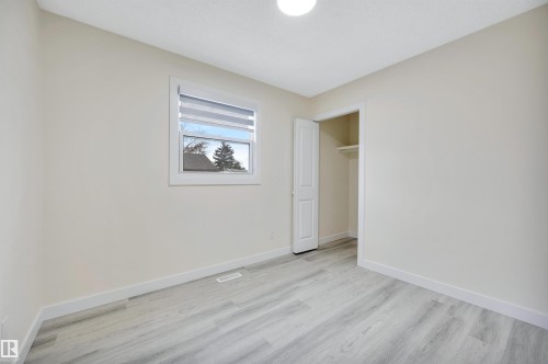 2010 46 Street, Edmonton, AB - Indoor Photo Showing Other Room