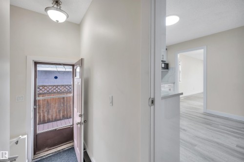 2010 46 Street, Edmonton, AB - Indoor Photo Showing Other Room