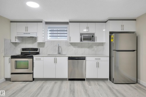 2010 46 Street, Edmonton, AB - Indoor Photo Showing Kitchen