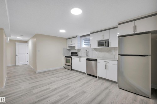 2010 46 Street, Edmonton, AB - Indoor Photo Showing Kitchen