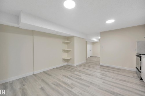 2010 46 Street, Edmonton, AB - Indoor