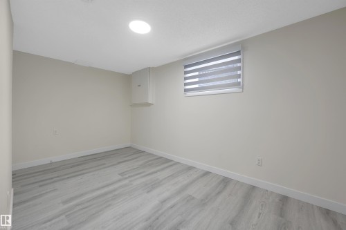 2010 46 Street, Edmonton, AB - Indoor