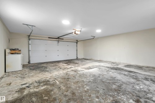 2010 46 Street, Edmonton, AB - Indoor Photo Showing Garage