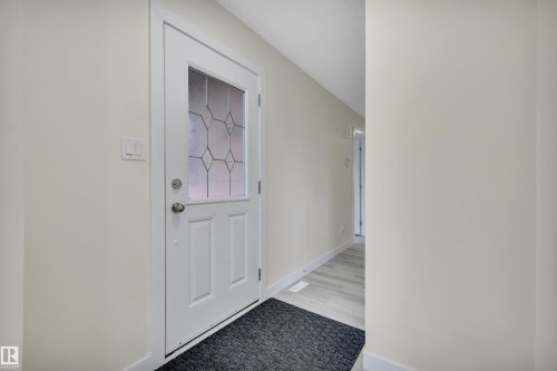 2010 46 Street, Edmonton, AB - Indoor Photo Showing Other Room