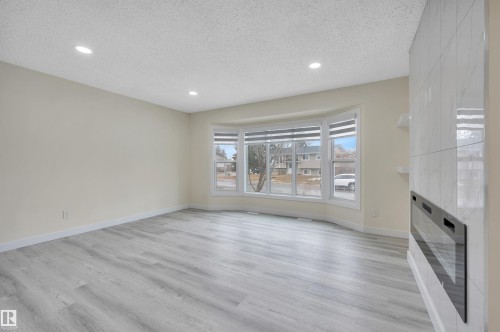 2010 46 Street, Edmonton, AB - Indoor Photo Showing Other Room