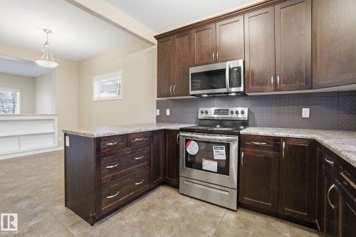 2011 72 Street Sw, Edmonton, AB - Indoor Photo Showing Kitchen With Upgraded Kitchen