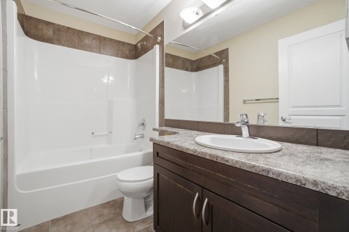 Upper floor - 2011 72 Street Sw, Edmonton, AB - Indoor Photo Showing Bathroom