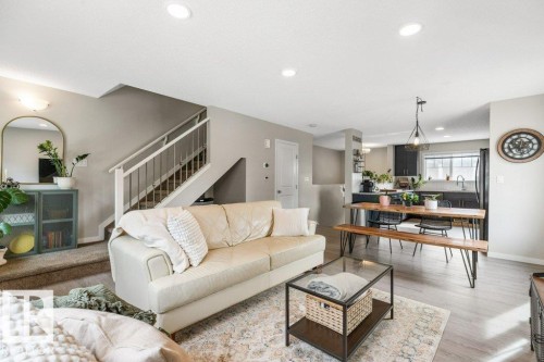 102 3305 Orchards Link Link, Edmonton, AB - Indoor Photo Showing Living Room