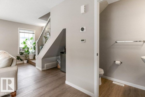 102 3305 Orchards Link Link, Edmonton, AB - Indoor