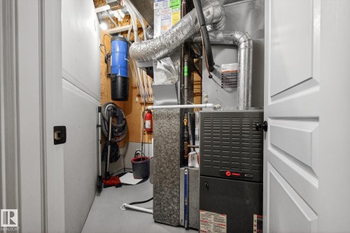 1079 Mckinney Green, Edmonton, AB - Indoor Photo Showing Basement