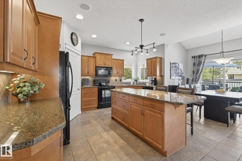 1079 Mckinney Green, Edmonton, AB - Indoor Photo Showing Kitchen