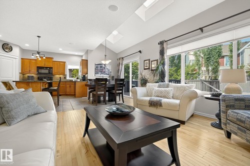 1079 Mckinney Green, Edmonton, AB - Indoor Photo Showing Living Room