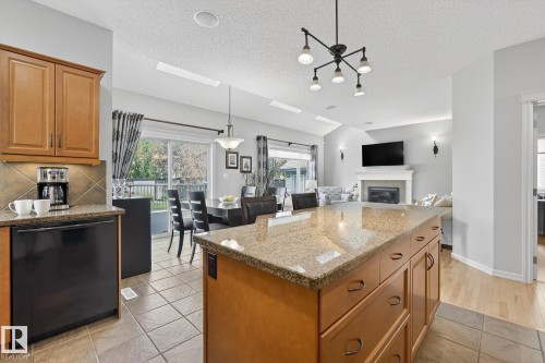 1079 Mckinney Green, Edmonton, AB - Indoor Photo Showing Kitchen