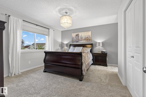 1079 Mckinney Green, Edmonton, AB - Indoor Photo Showing Bedroom