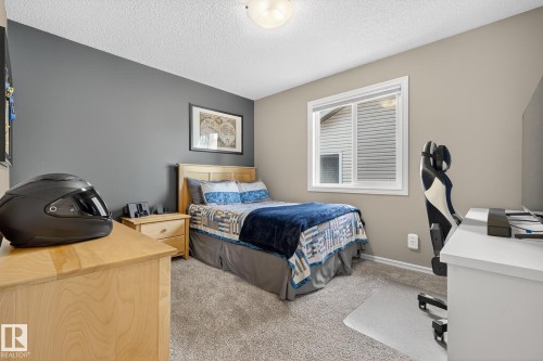 1079 Mckinney Green, Edmonton, AB - Indoor Photo Showing Bedroom