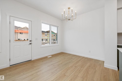 915 19 Avenue, Edmonton, AB - Indoor Photo Showing Other Room