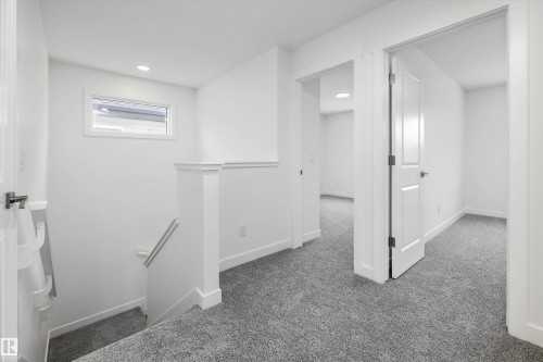 915 19 Avenue, Edmonton, AB - Indoor Photo Showing Other Room