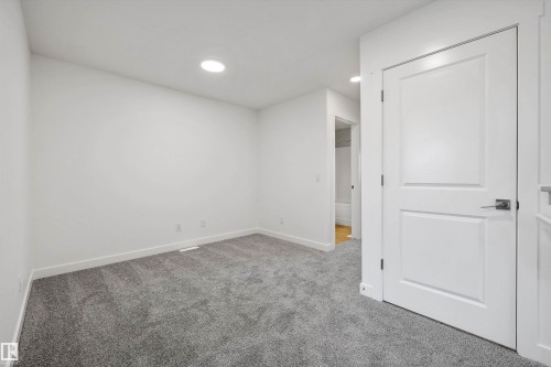 915 19 Avenue, Edmonton, AB - Indoor Photo Showing Other Room