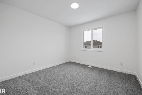 915 19 Avenue, Edmonton, AB - Indoor Photo Showing Other Room