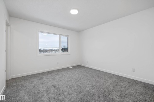915 19 Avenue, Edmonton, AB - Indoor Photo Showing Other Room