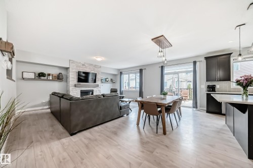 2011 201 Street, Edmonton, AB - Indoor