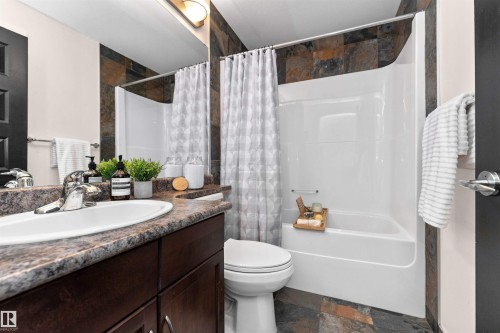 220 7909 71 Street, Edmonton, AB - Indoor Photo Showing Bathroom