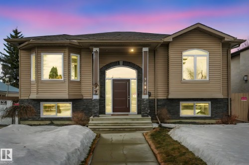 9812 154 Street  Edmonton, AB T5P 2G6