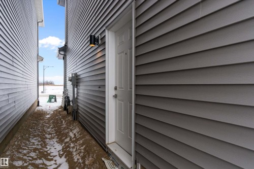 4574 Warbler Loop, Edmonton, AB - Outdoor