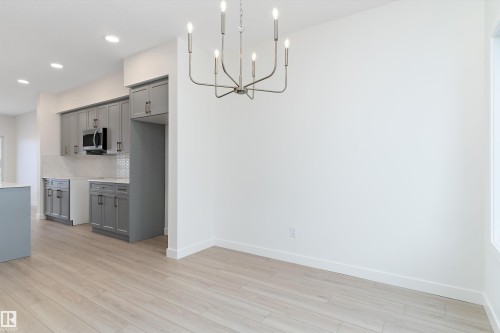 4574 Warbler Loop, Edmonton, AB - Indoor Photo Showing Kitchen