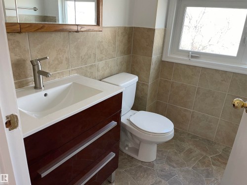 11161 96 Street, Edmonton, AB - Indoor Photo Showing Bathroom