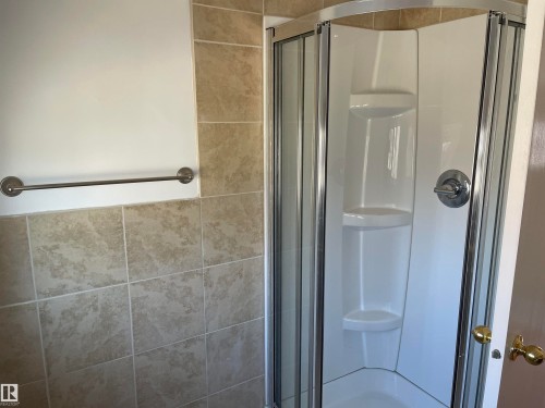 11161 96 Street, Edmonton, AB - Indoor Photo Showing Bathroom