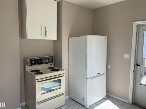 11161 96 Street, Edmonton, AB - Indoor