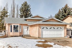 1832 42 Street  Edmonton, AB T6L 3H5