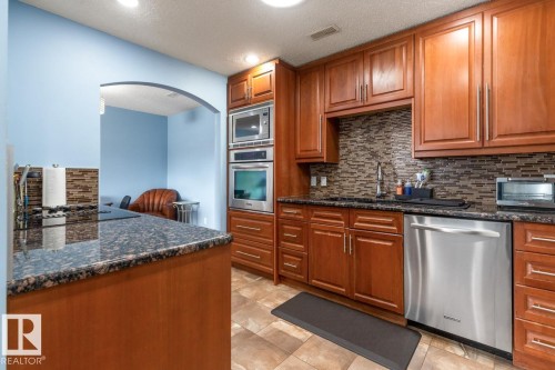 50 2204 118 Street  Edmonton, AB T6J 5K2