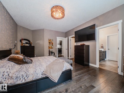 231 75 Street, Edmonton, AB - Indoor Photo Showing Bedroom