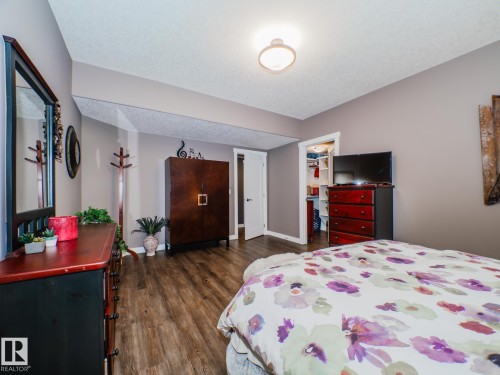 231 75 Street, Edmonton, AB - Indoor Photo Showing Bedroom