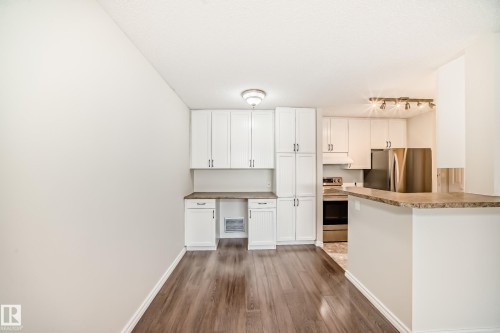 1404 11307 99 Avenue, Edmonton, AB - Indoor Photo Showing Kitchen