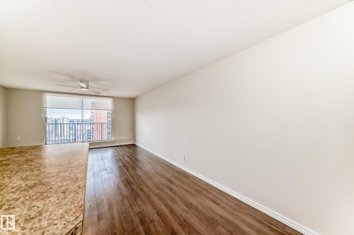 1404 11307 99 Avenue, Edmonton, AB - Indoor Photo Showing Other Room