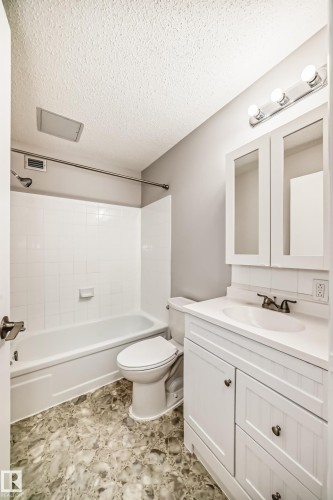 1404 11307 99 Avenue, Edmonton, AB - Indoor Photo Showing Bathroom