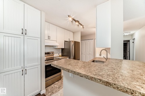 1404 11307 99 Avenue, Edmonton, AB - Indoor Photo Showing Kitchen With Upgraded Kitchen